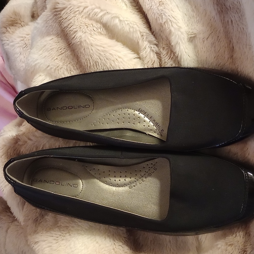 Bandolino flats retail 80$